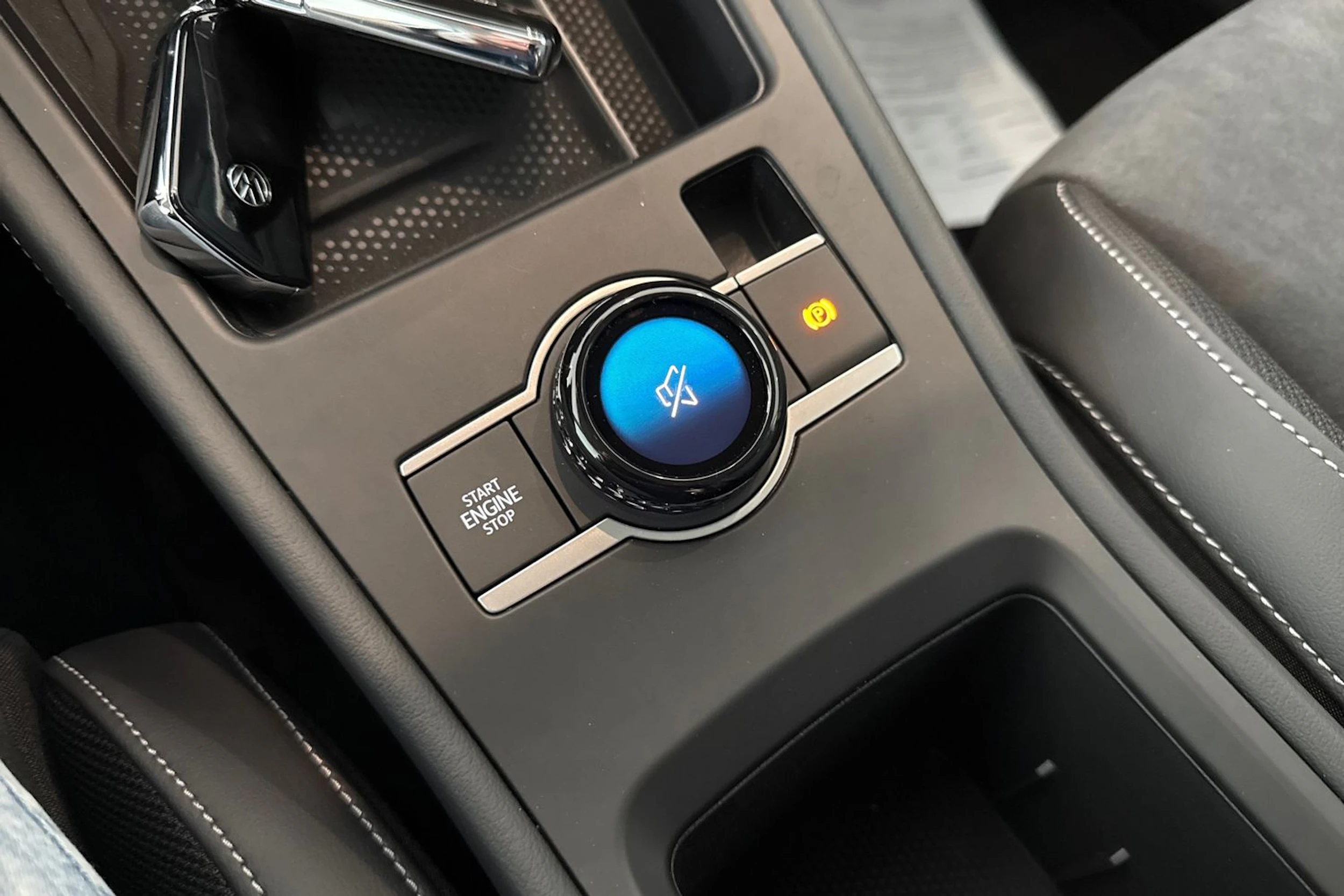 keltainen Volkswagen T-Roc 2026 kuva 15.