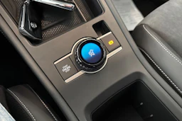 keltainen Volkswagen T-Roc 2026 kuva 15.