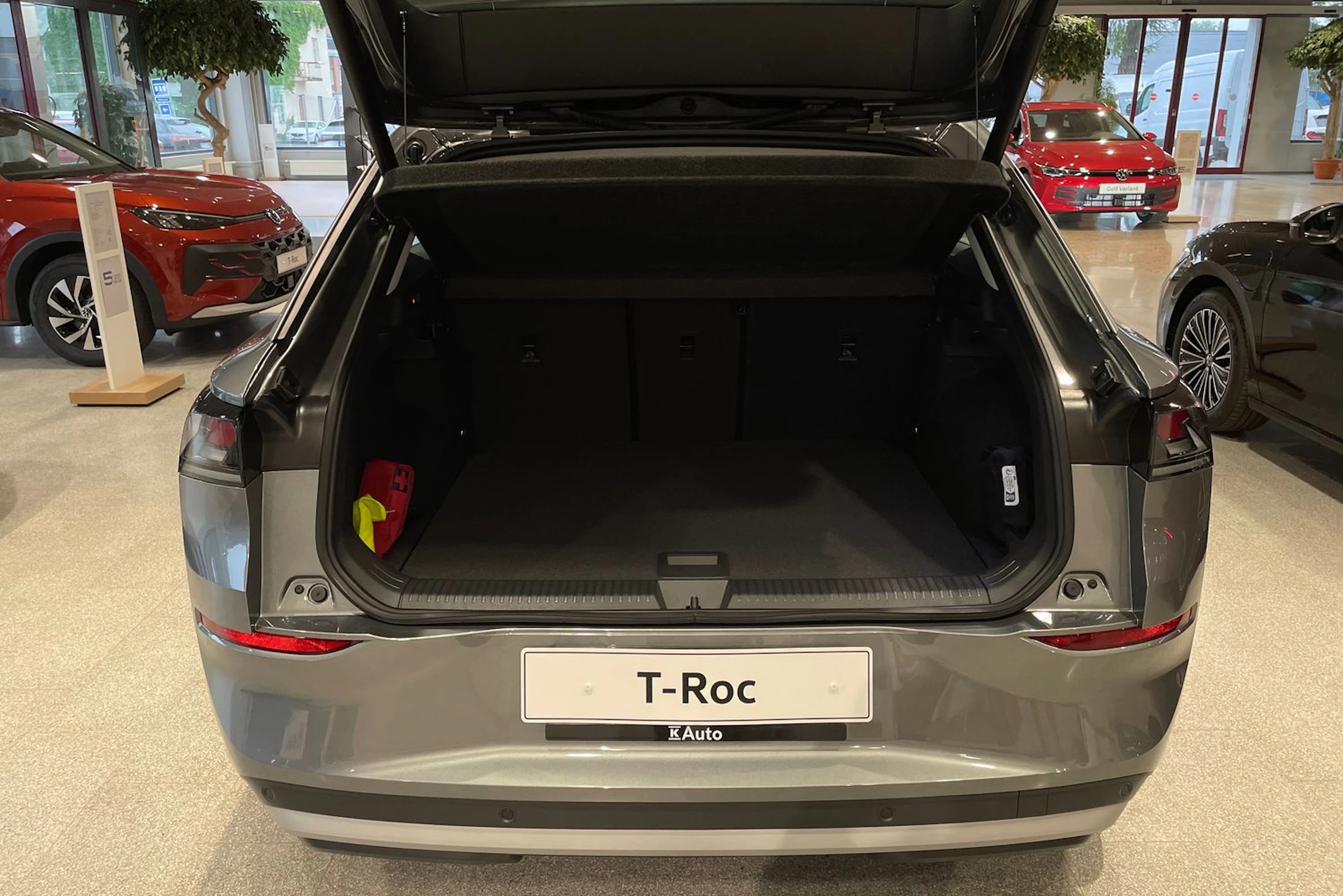 harmaa Volkswagen T-Roc 2026 kuva 11.