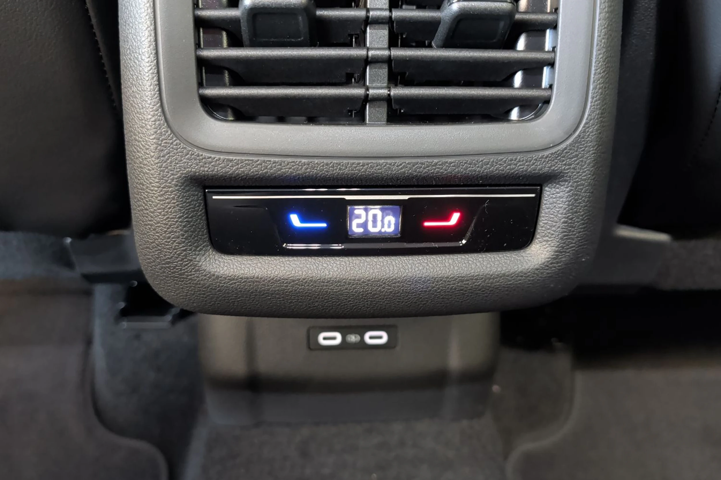 valkoinen Volkswagen T-Roc 2026 kuva 23.