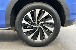 sininen Volkswagen T-Roc 2026 kuva 10.