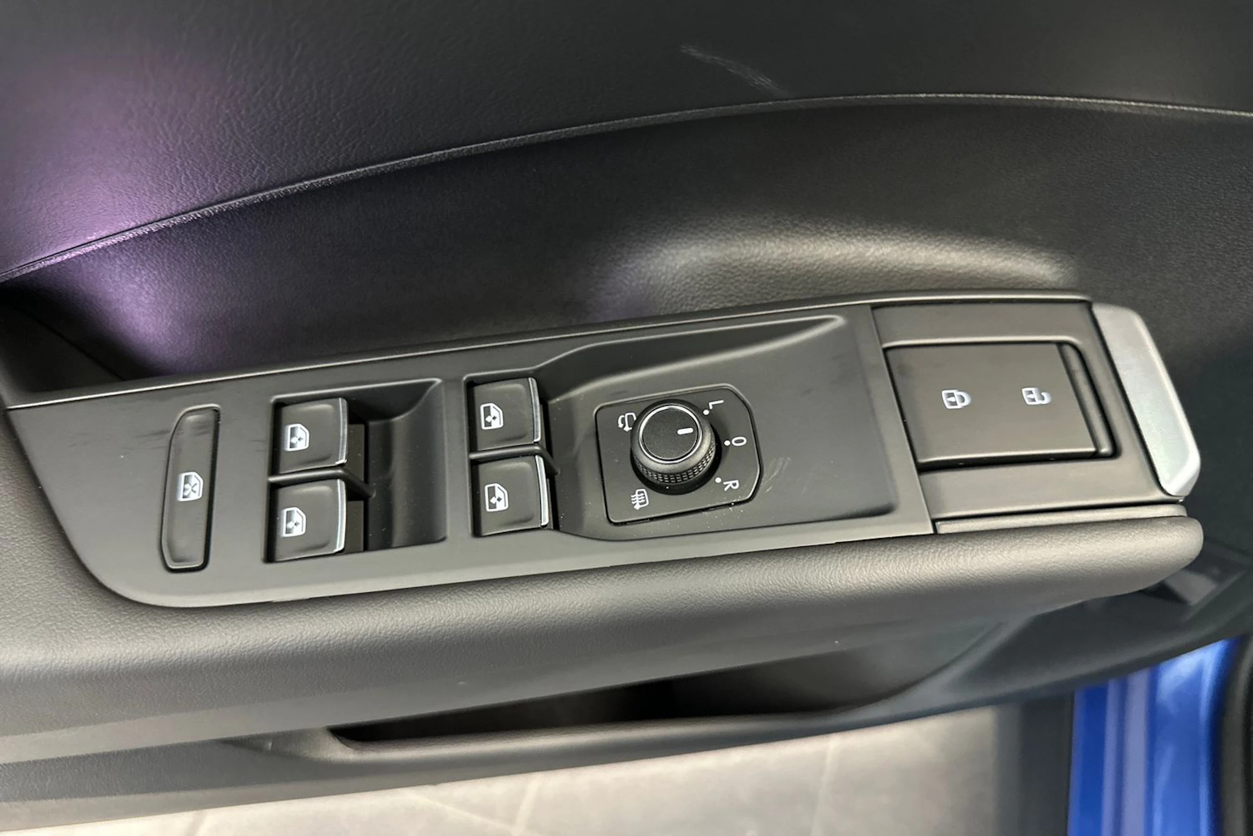 sininen Volkswagen T-Roc 2026 kuva 13.