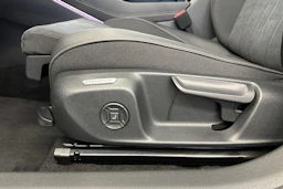 sininen Volkswagen T-Roc 2026 kuva 15.