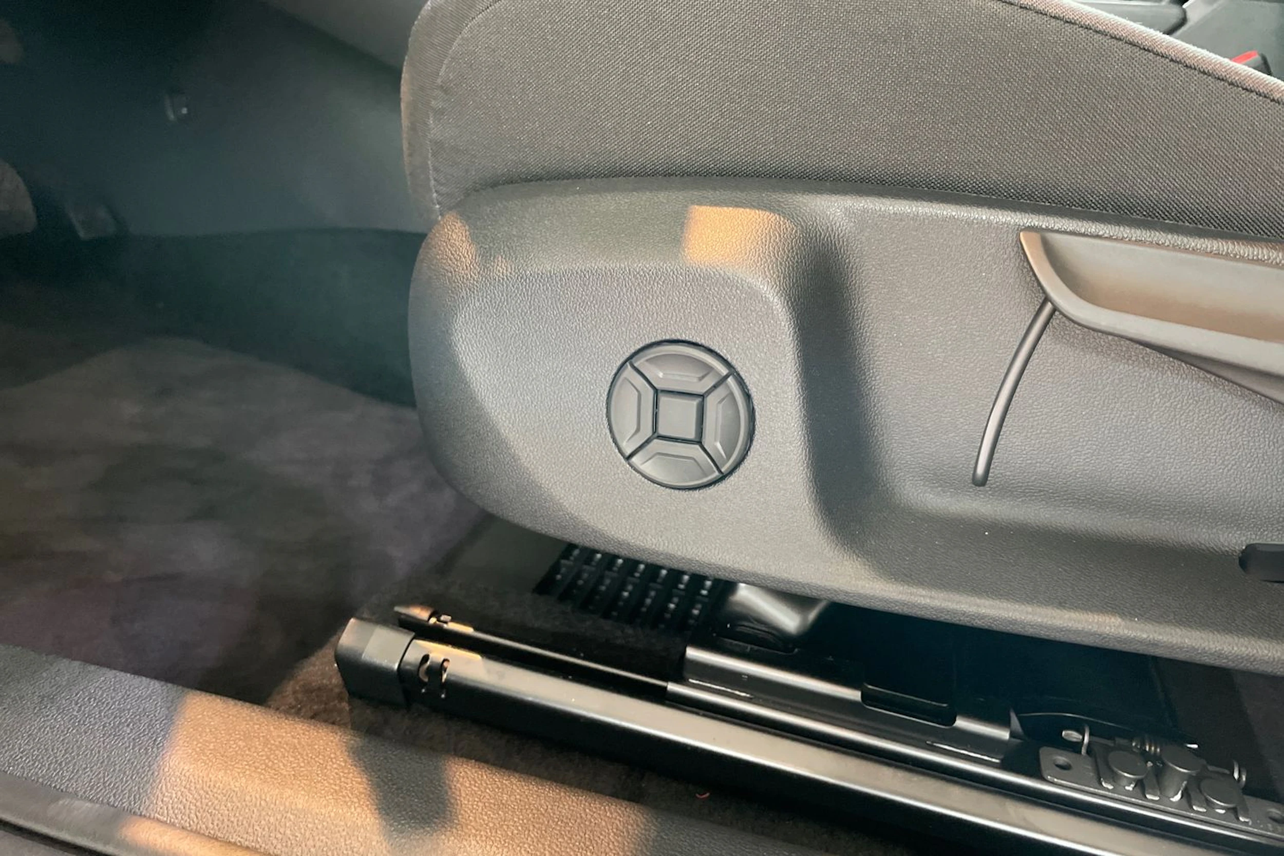 sininen Volkswagen T-Roc 2026 kuva 11.