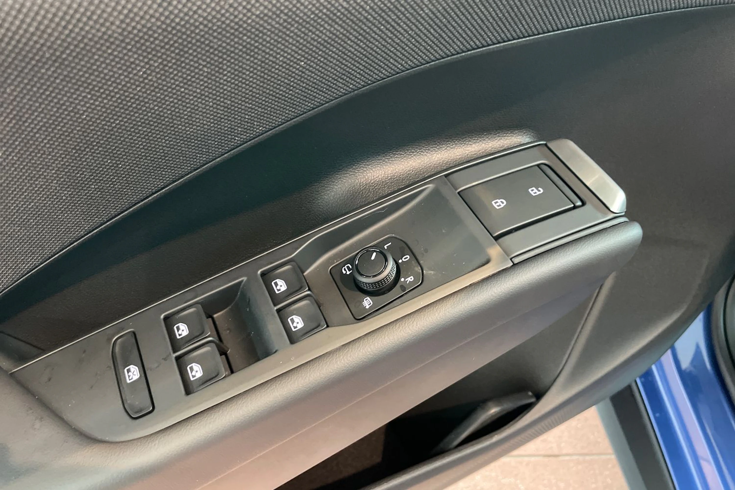 sininen Volkswagen T-Roc 2026 kuva 12.