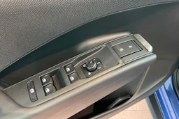 sininen Volkswagen T-Roc 2026 kuva 12.