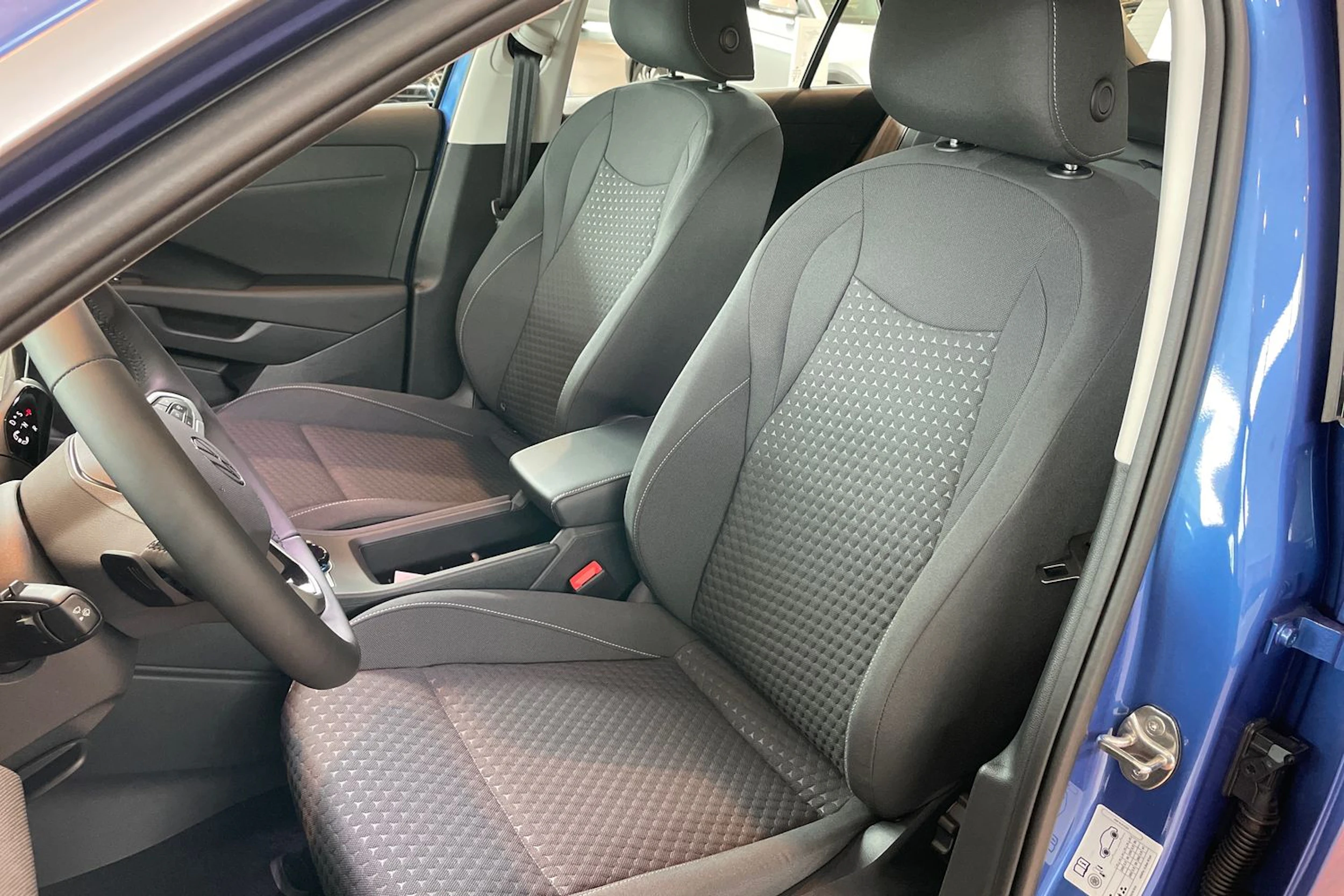 sininen Volkswagen T-Roc 2026 kuva 13.