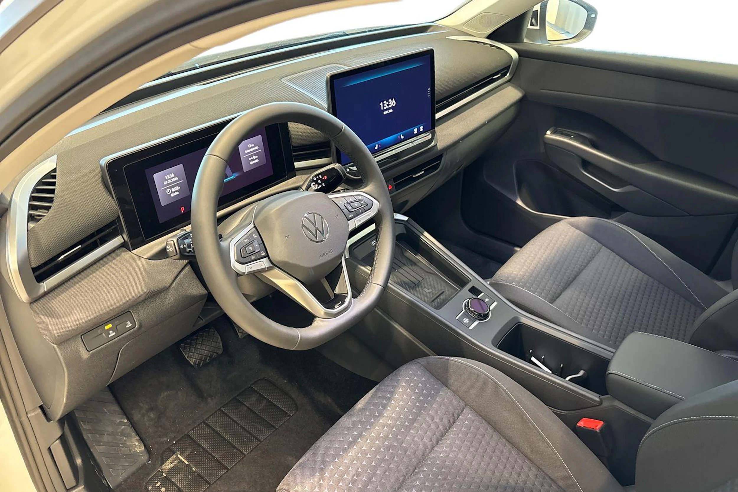 valkoinen Volkswagen T-Roc 2026 kuva 6.