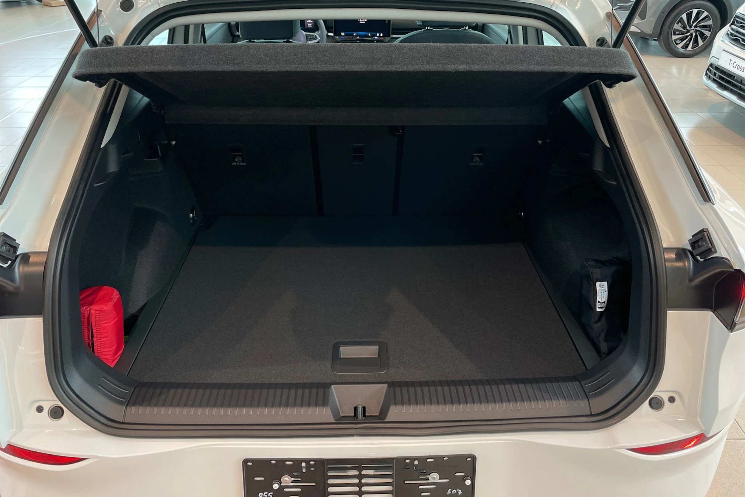 valkoinen Volkswagen T-Roc 2026 kuva 28.