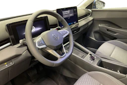 sininen Volkswagen T-Roc 2026 kuva 6.