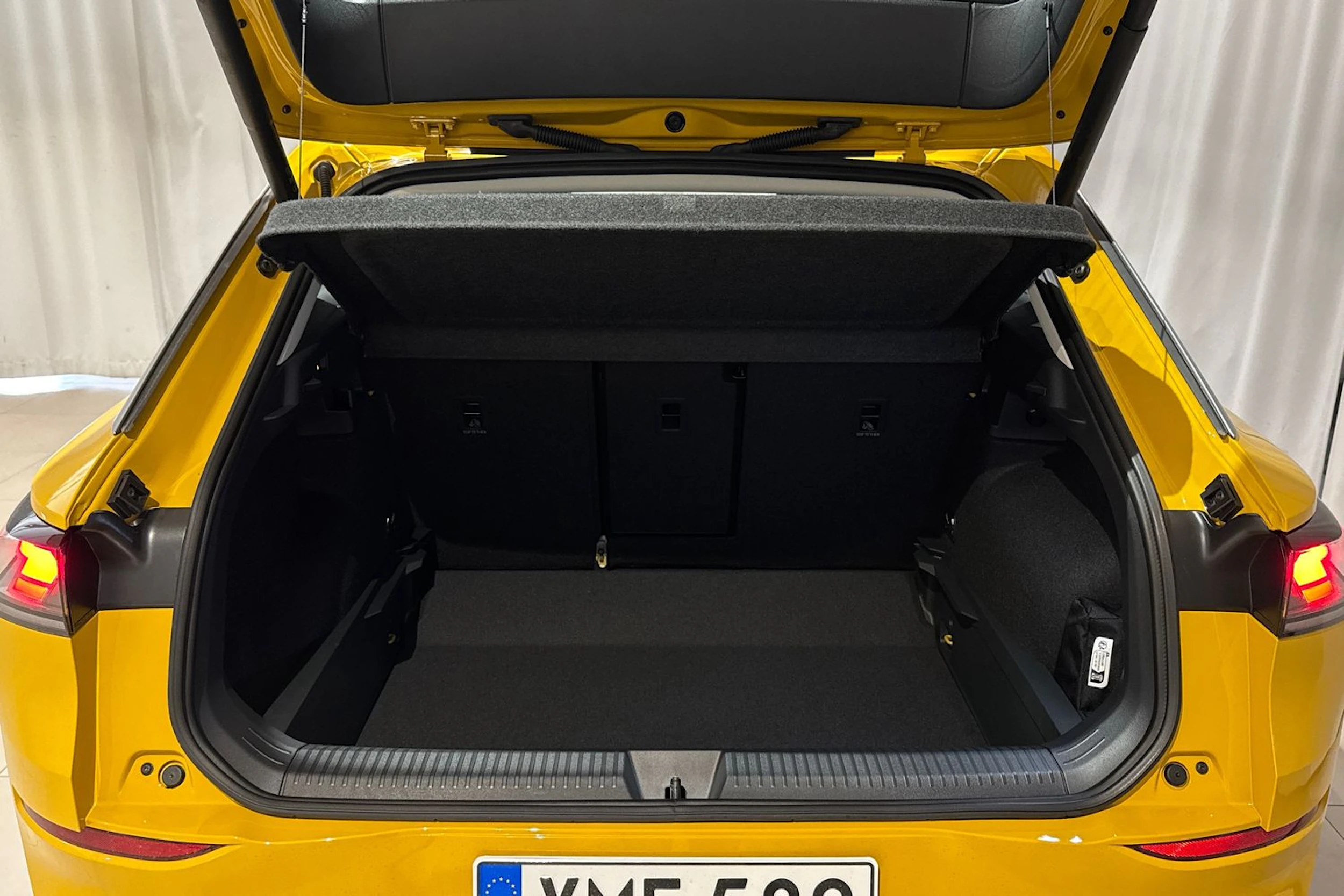 keltainen Volkswagen T-Roc 2026 kuva 10.