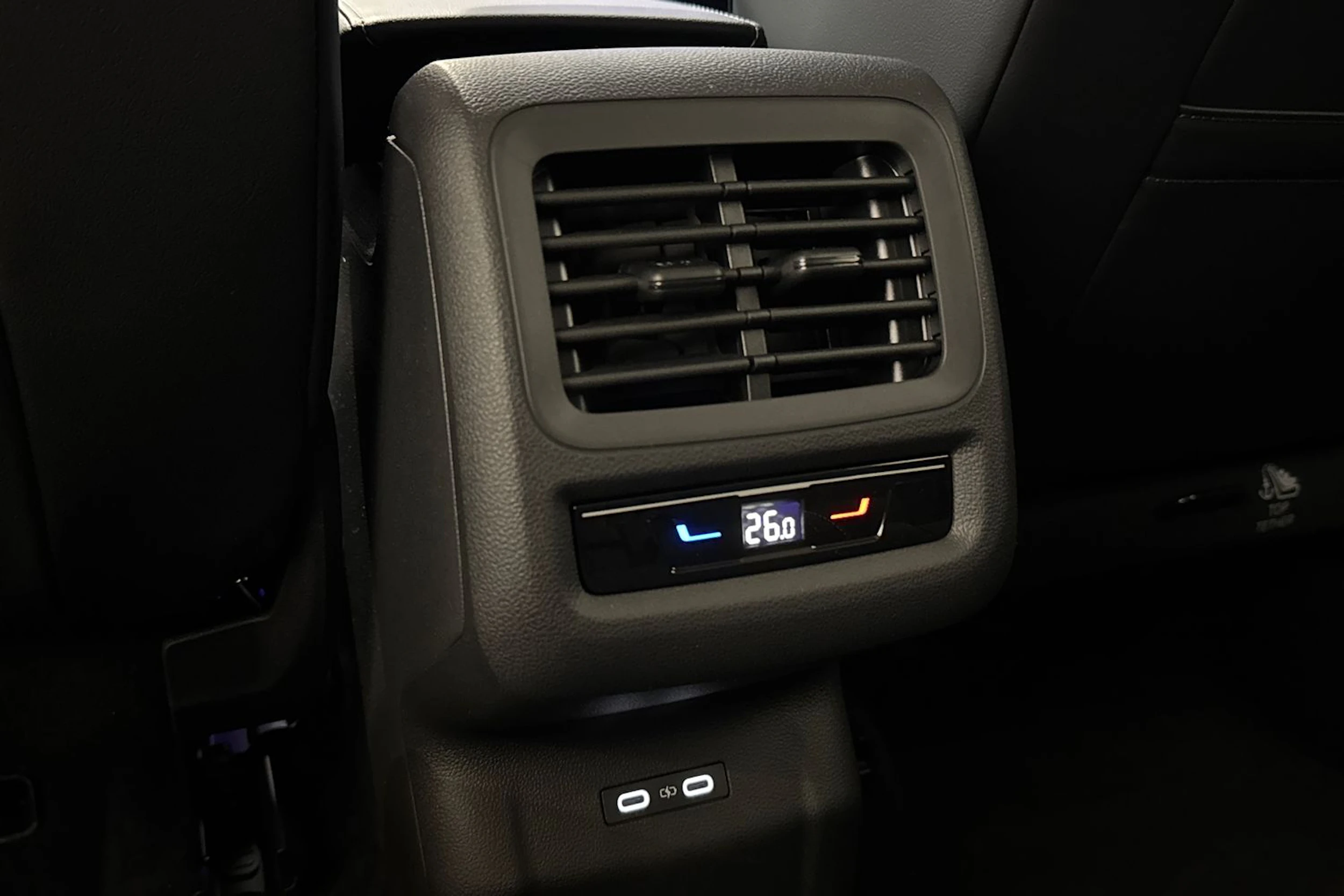 keltainen Volkswagen T-Roc 2026 kuva 16.