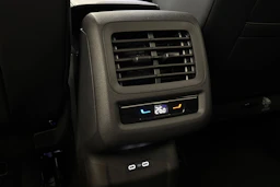 keltainen Volkswagen T-Roc 2026 kuva 16.