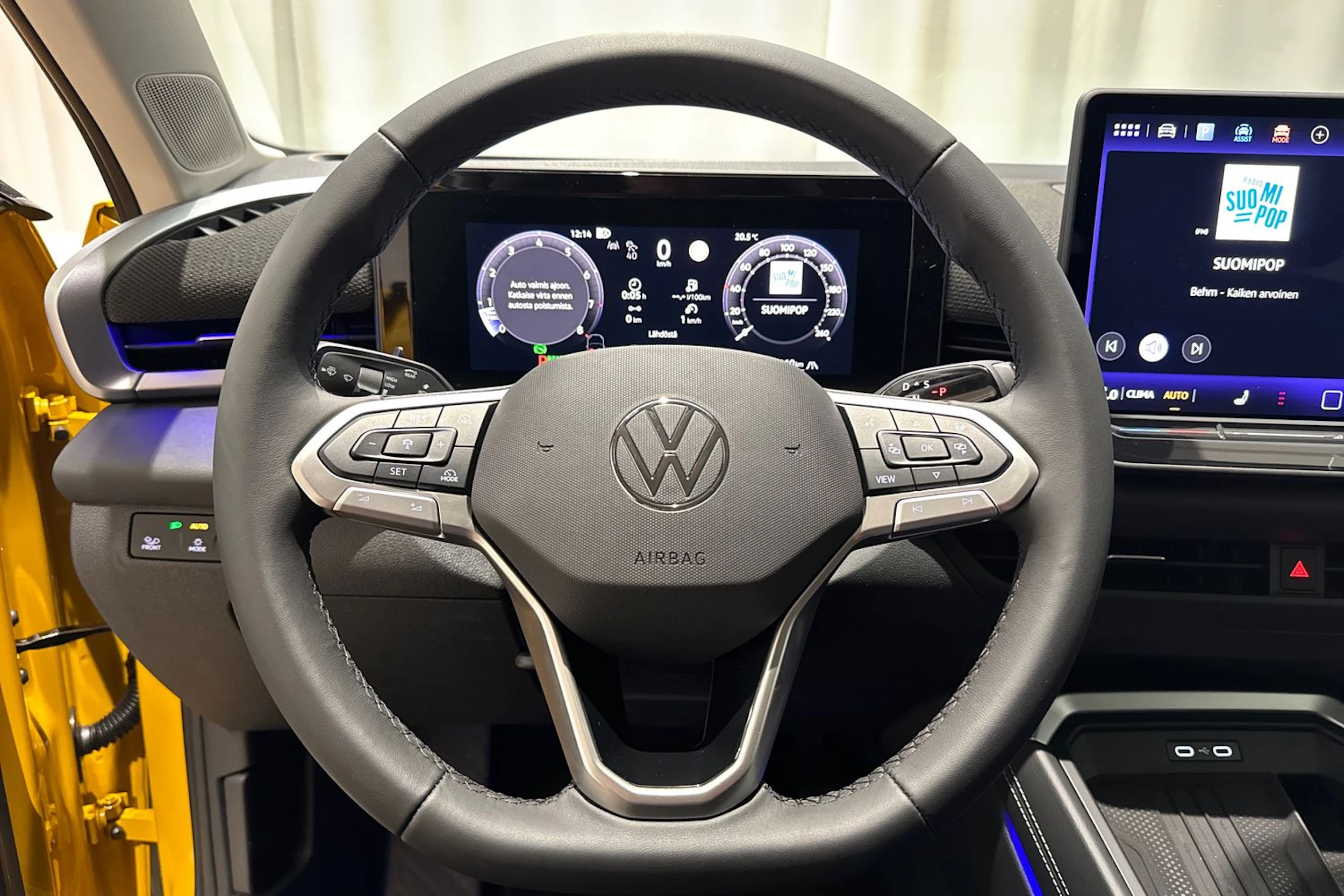 keltainen Volkswagen T-Roc 2026 kuva 17.