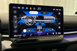 keltainen Volkswagen T-Roc 2026 kuva 28.
