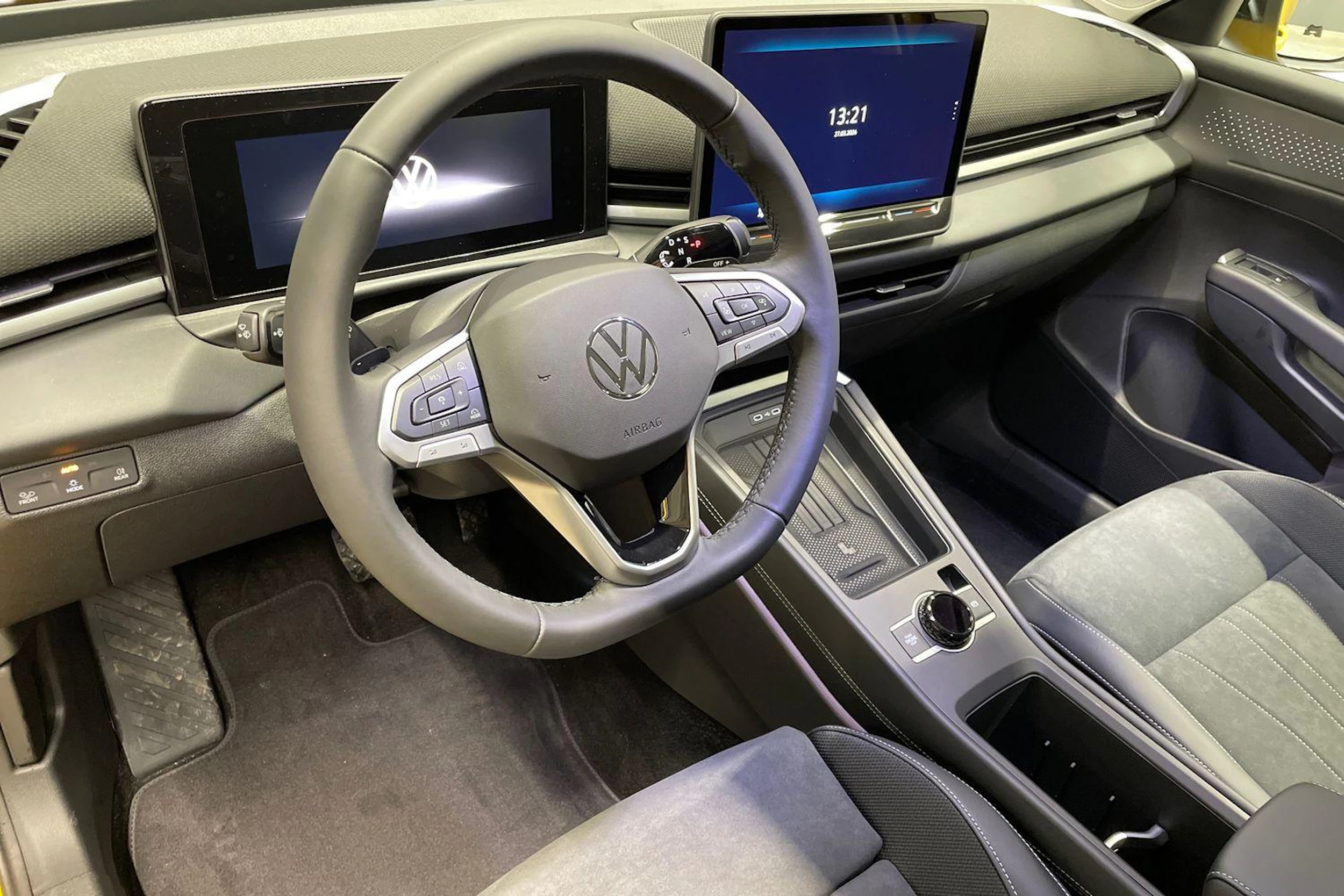 keltainen Volkswagen T-Roc 2026 kuva 6.