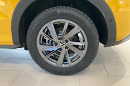 keltainen Volkswagen T-Roc 2026 kuva 10.