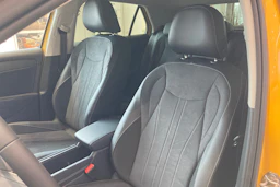 keltainen Volkswagen T-Roc 2026 kuva 11.