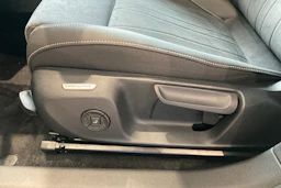 keltainen Volkswagen T-Roc 2026 kuva 12.