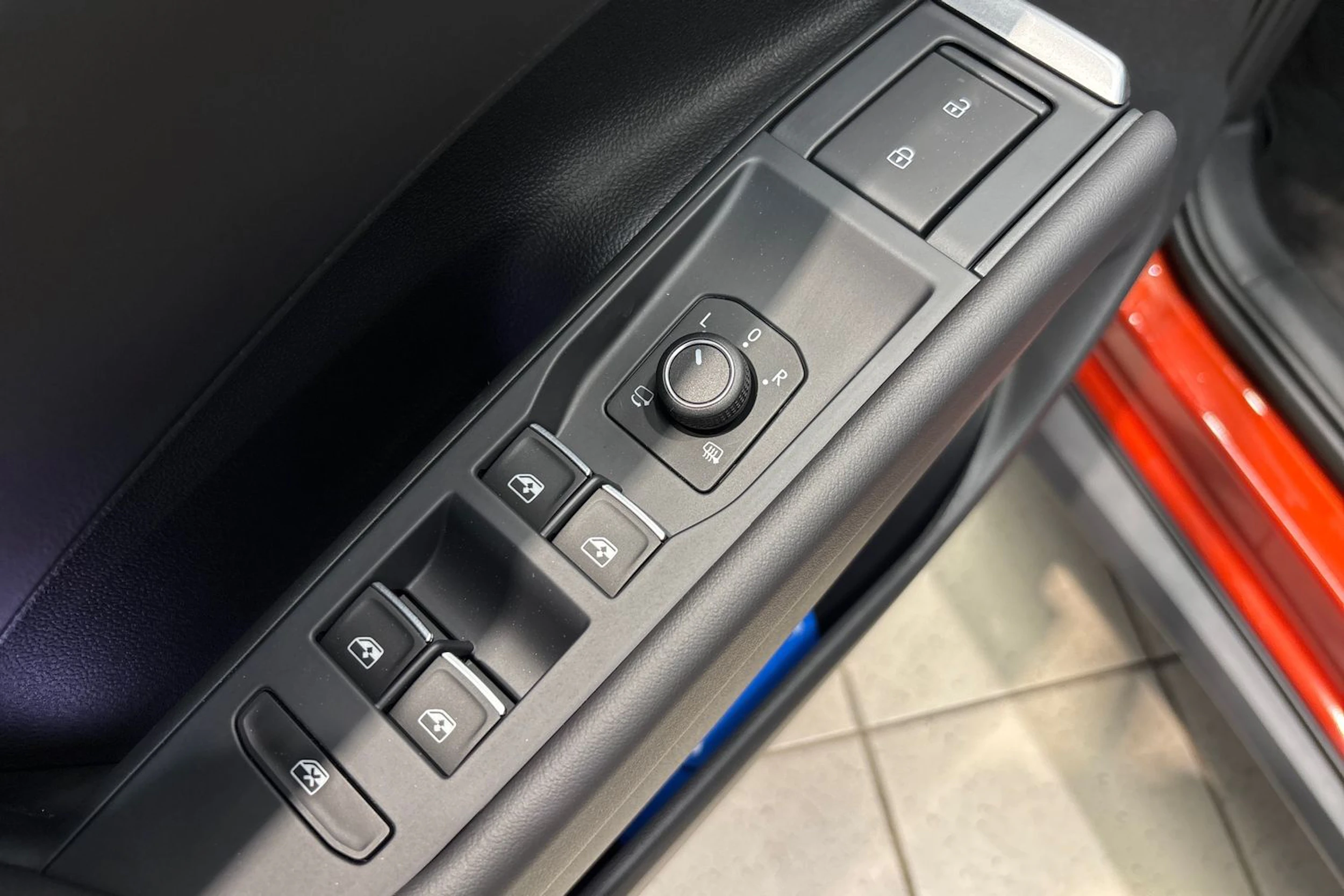 punainen Volkswagen T-Roc 2026 kuva 26.