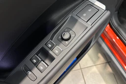 punainen Volkswagen T-Roc 2026 kuva 26.