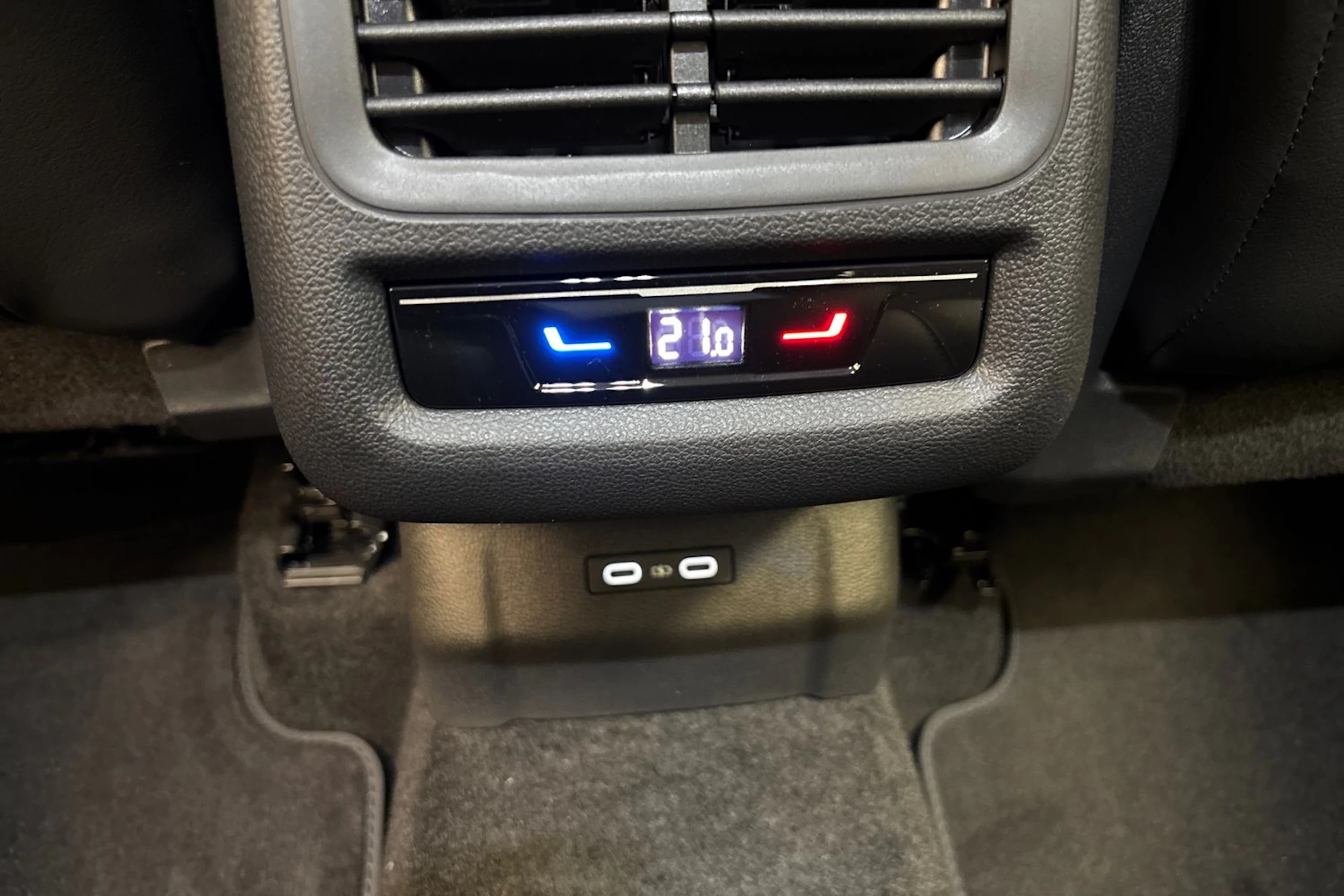punainen Volkswagen T-Roc 2026 kuva 28.