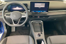 sininen Volkswagen T-Roc 2026 kuva 7.