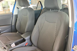 sininen Volkswagen T-Roc 2026 kuva 11.