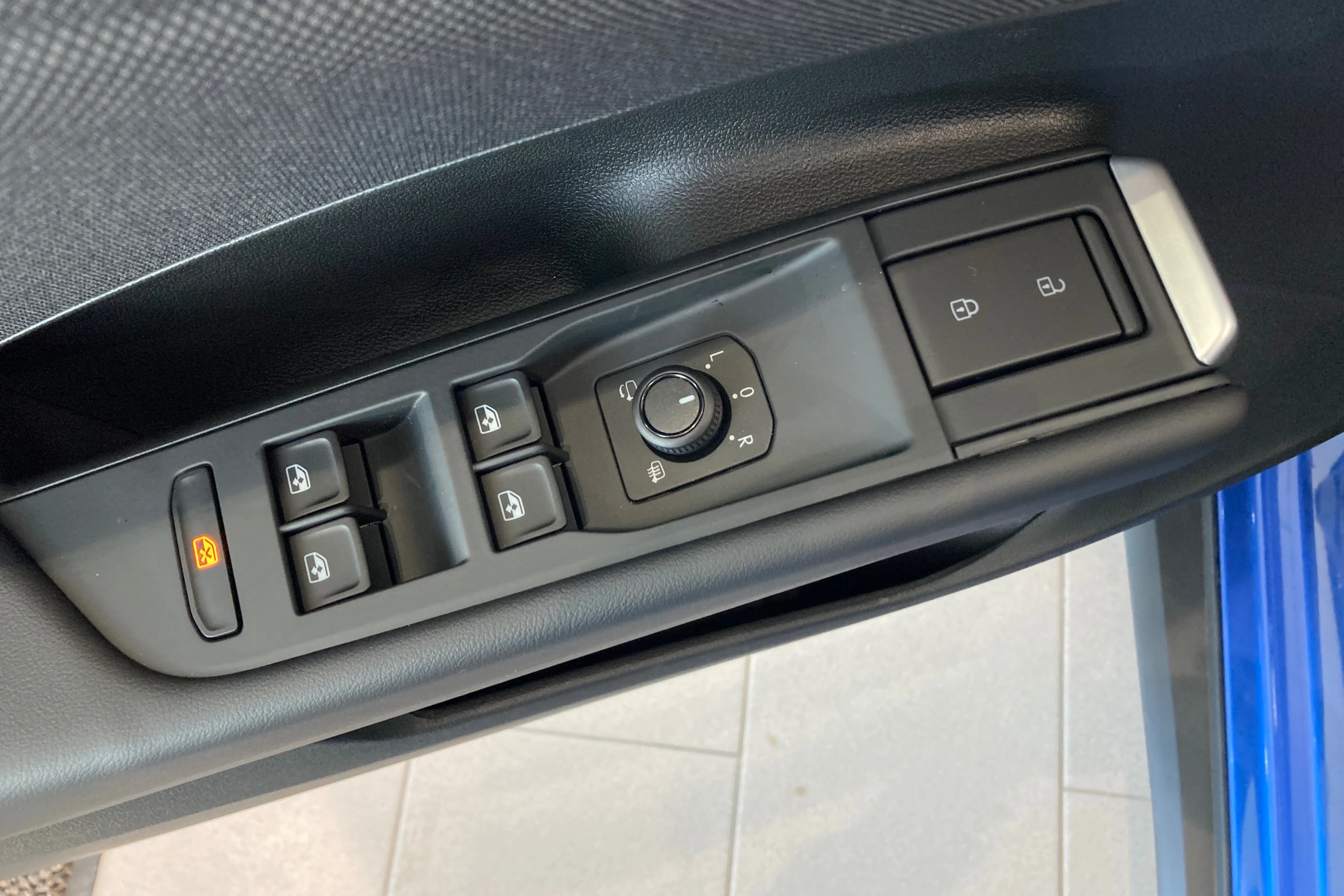 sininen Volkswagen T-Roc 2026 kuva 12.