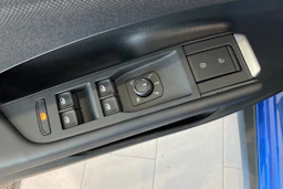 sininen Volkswagen T-Roc 2026 kuva 12.