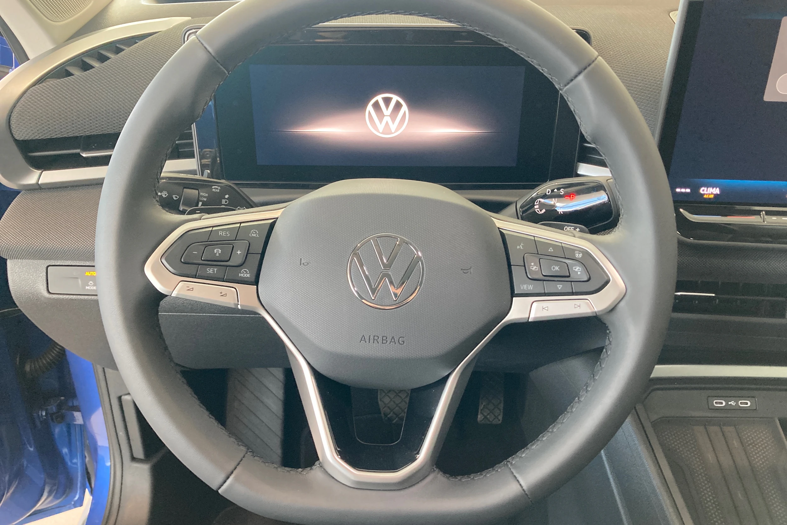 sininen Volkswagen T-Roc 2026 kuva 13.