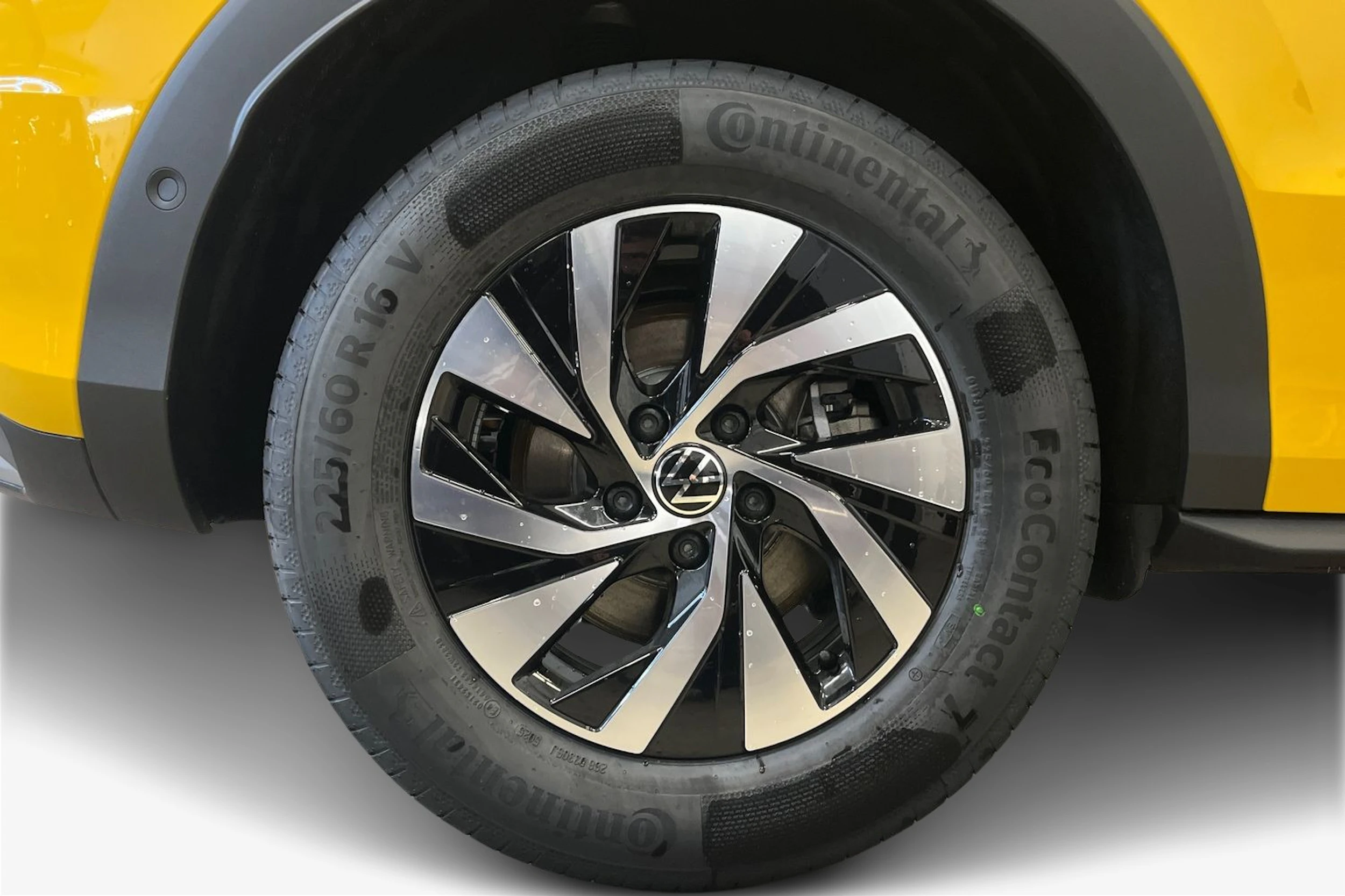 keltainen Volkswagen T-Roc 2026 kuva 9.
