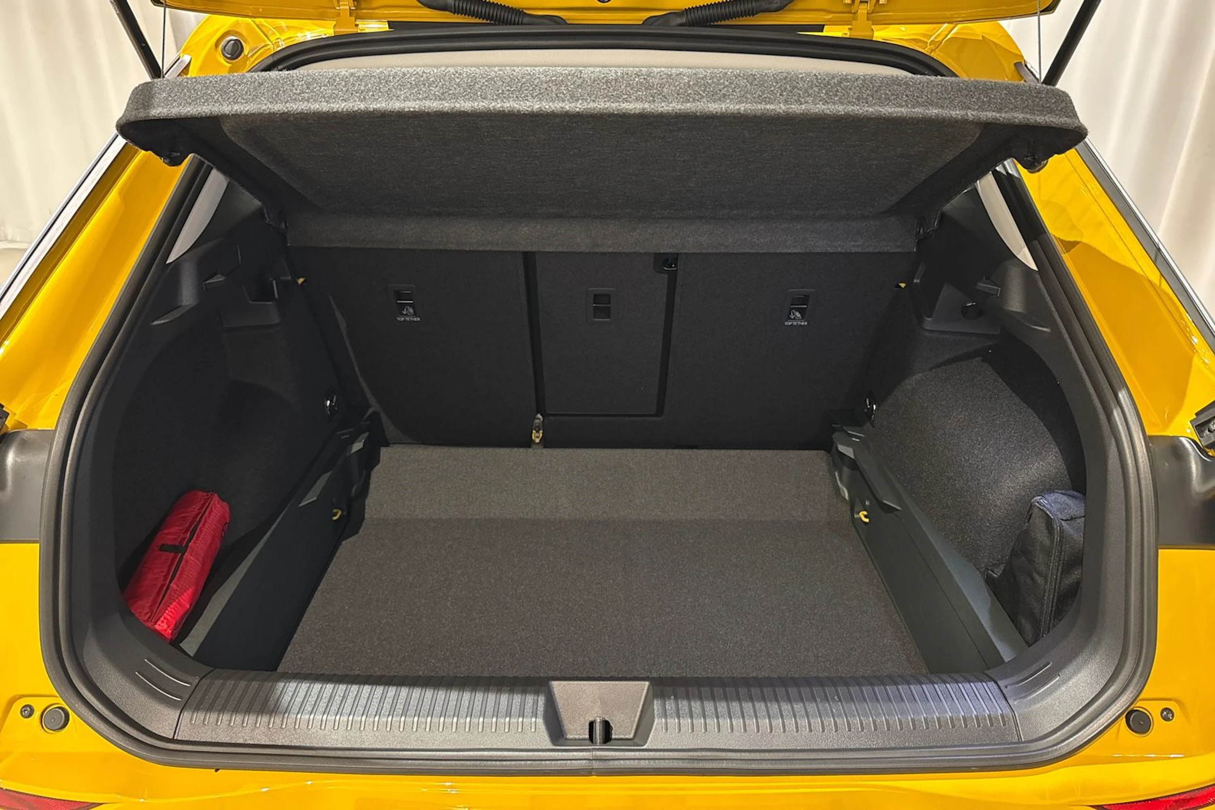 keltainen Volkswagen T-Roc 2026 kuva 10.