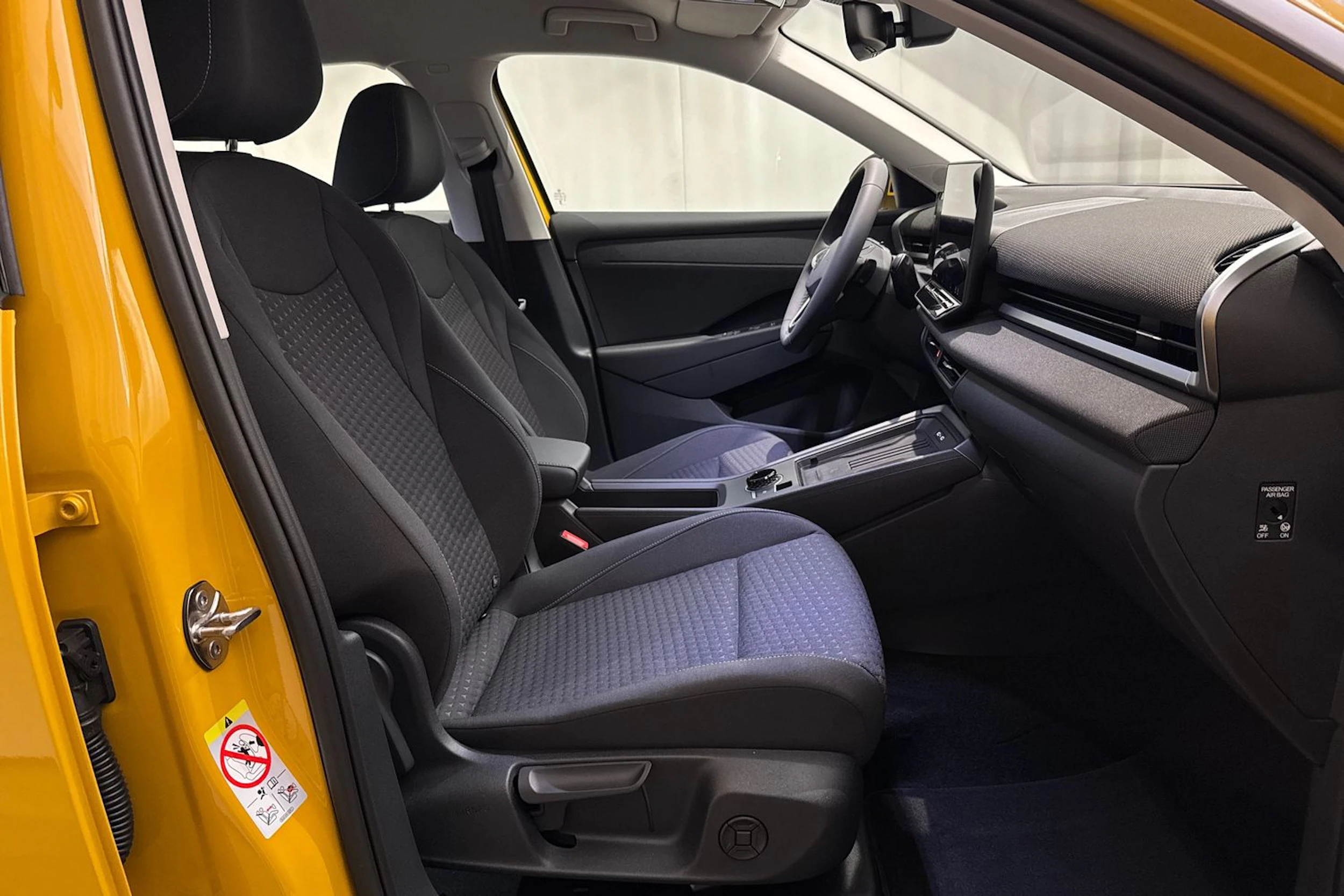 keltainen Volkswagen T-Roc 2026 kuva 11.