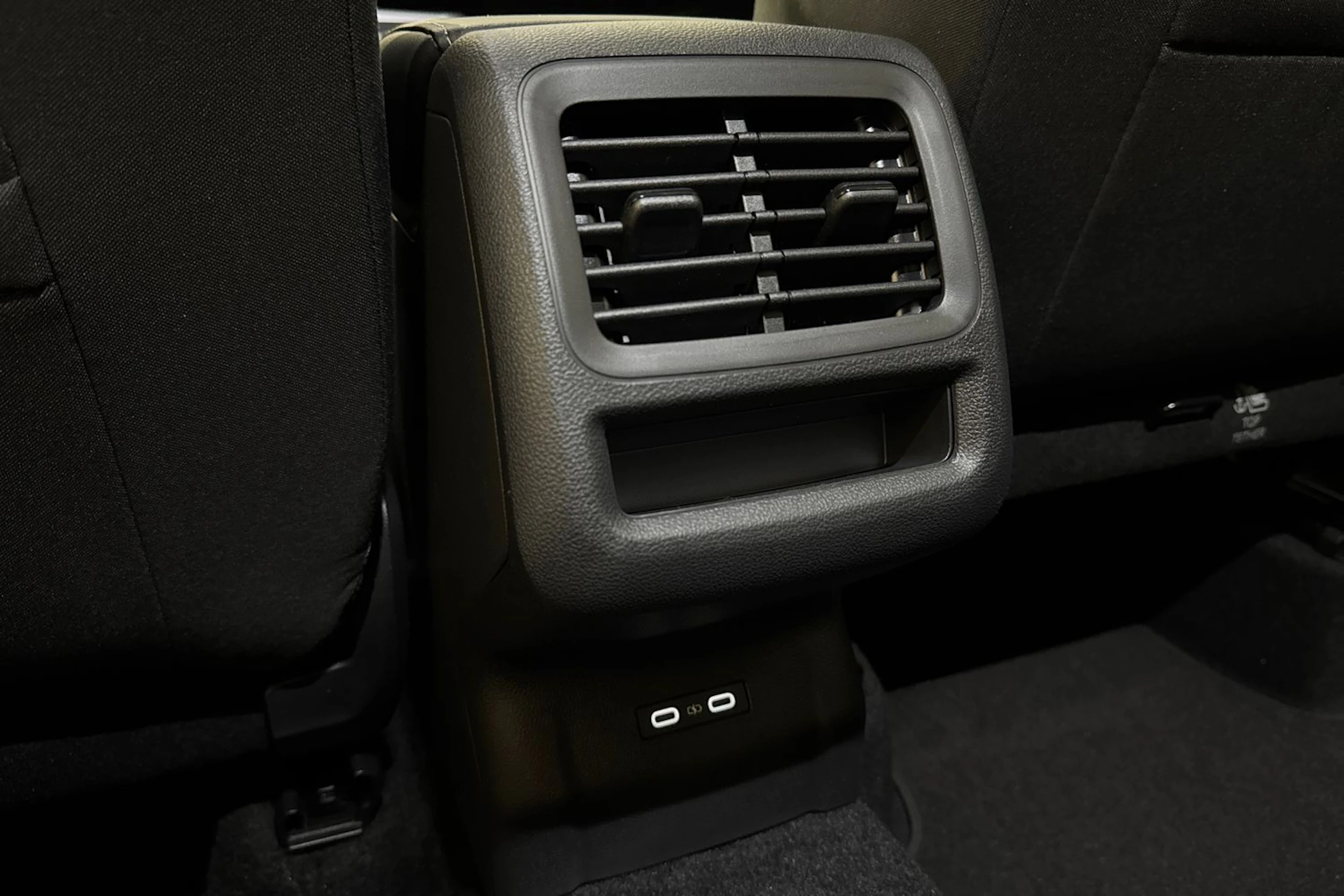 keltainen Volkswagen T-Roc 2026 kuva 12.