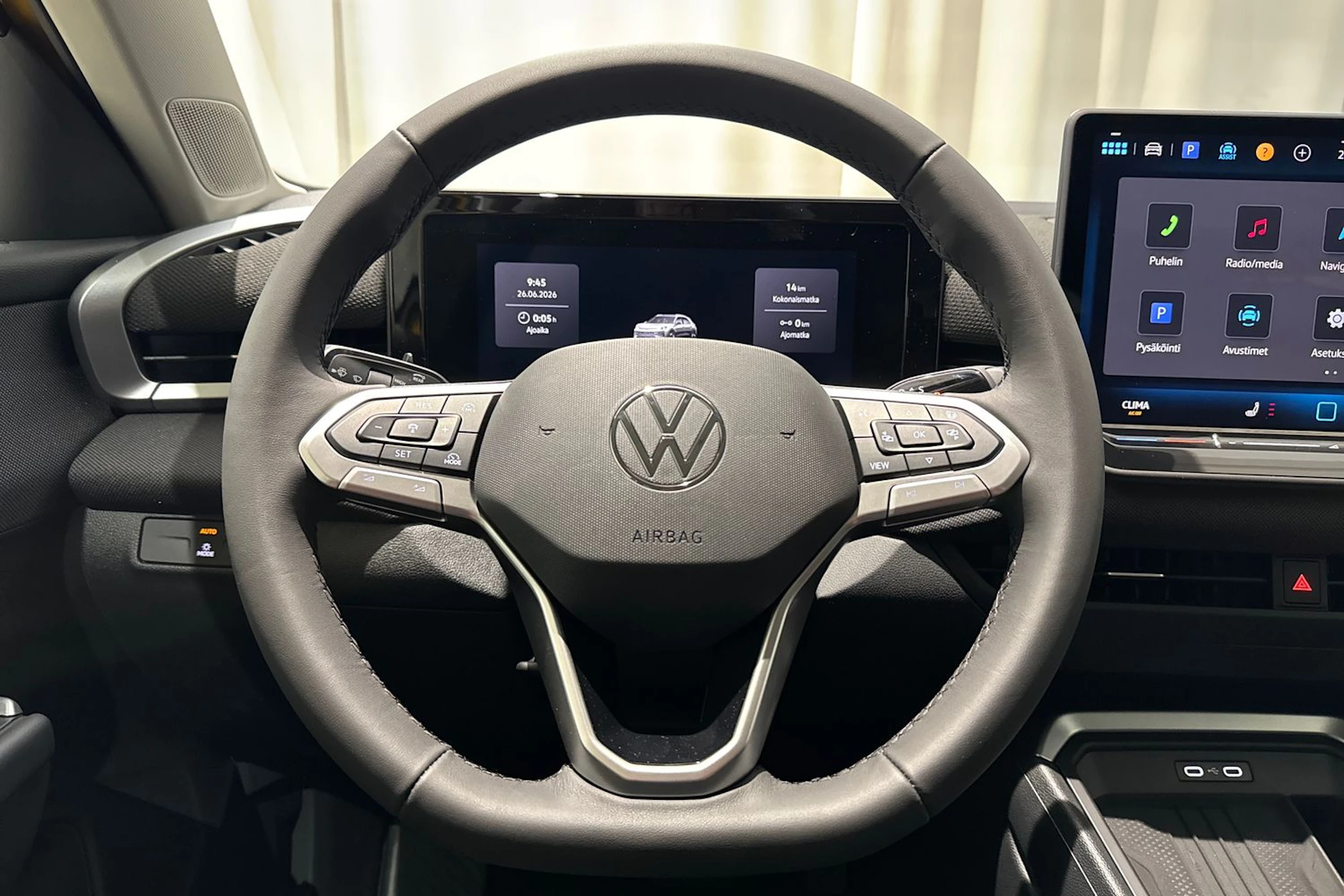 keltainen Volkswagen T-Roc 2026 kuva 13.