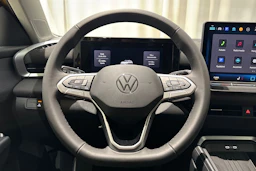keltainen Volkswagen T-Roc 2026 kuva 13.