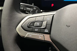 keltainen Volkswagen T-Roc 2026 kuva 14.