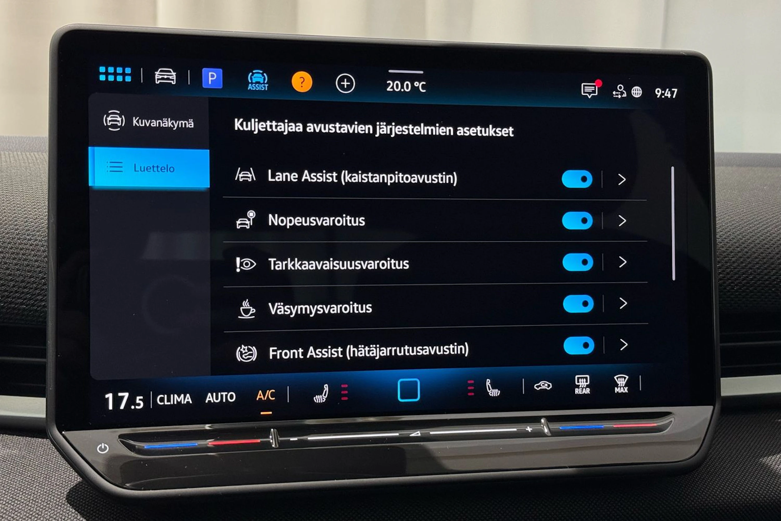 keltainen Volkswagen T-Roc 2026 kuva 21.