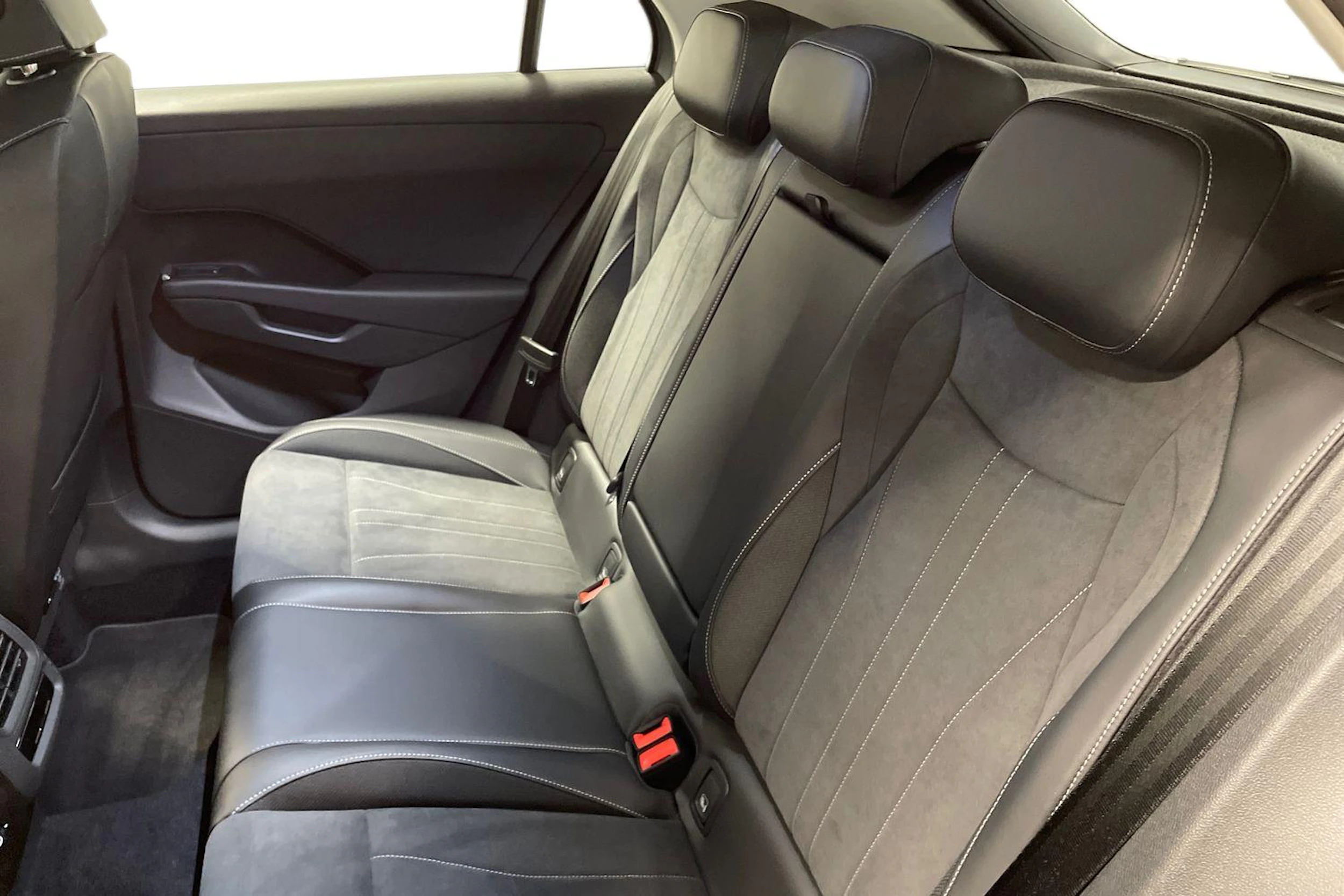 Harmaa Volkswagen T-Roc 2026 kuva 8.