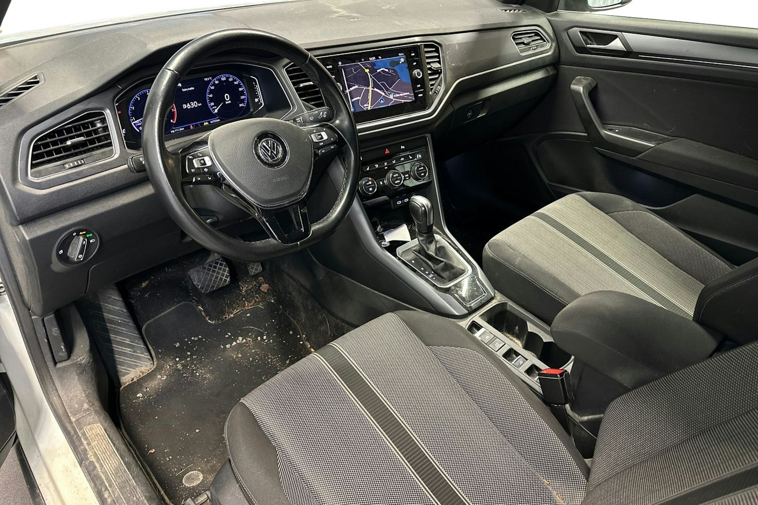 valkoinen Volkswagen T-Roc Cabriolet 2020 kuva 3.