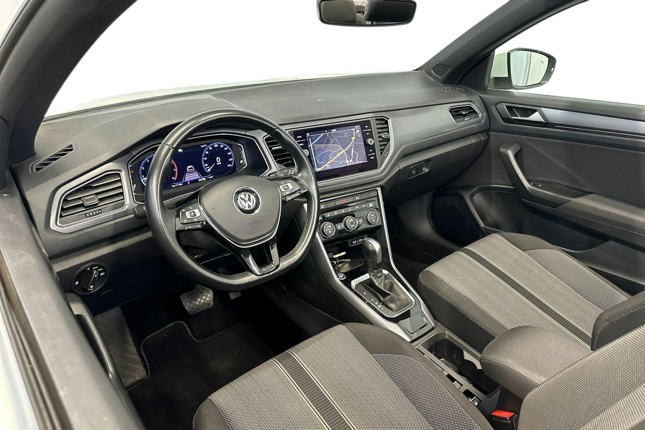 valkoinen Volkswagen T-Roc Cabriolet 2020 kuva 7.