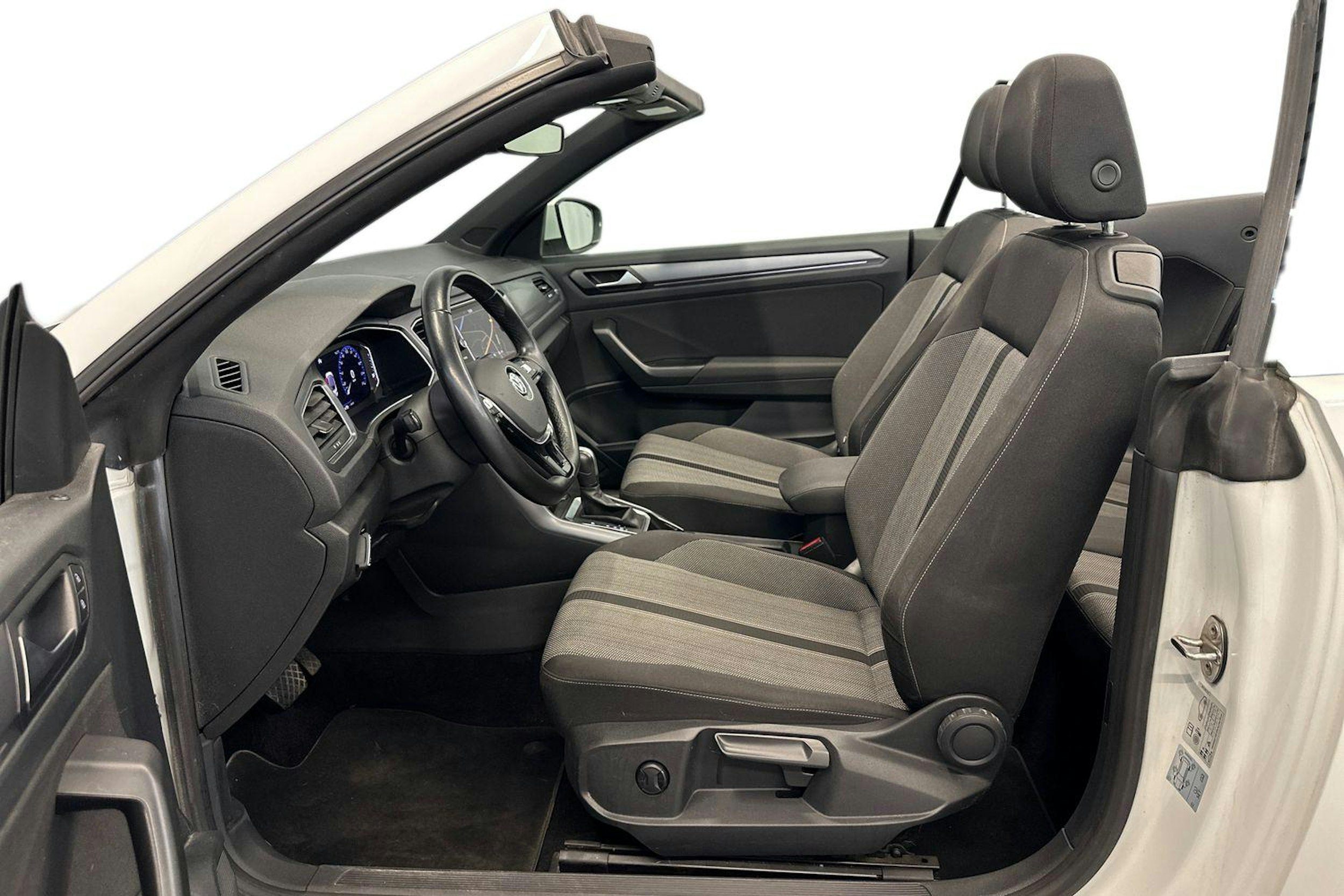 valkoinen Volkswagen T-Roc Cabriolet 2020 kuva 11.