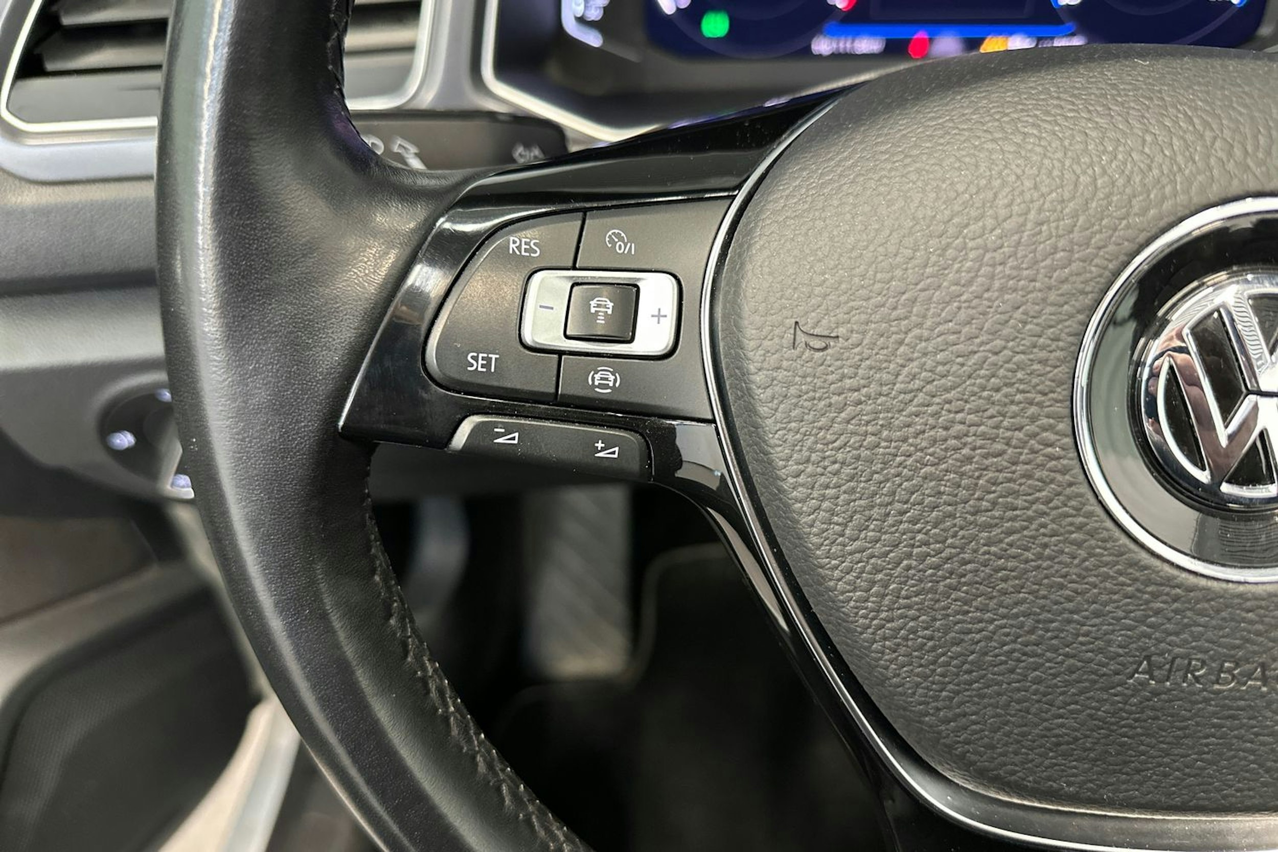 valkoinen Volkswagen T-Roc Cabriolet 2020 kuva 18.