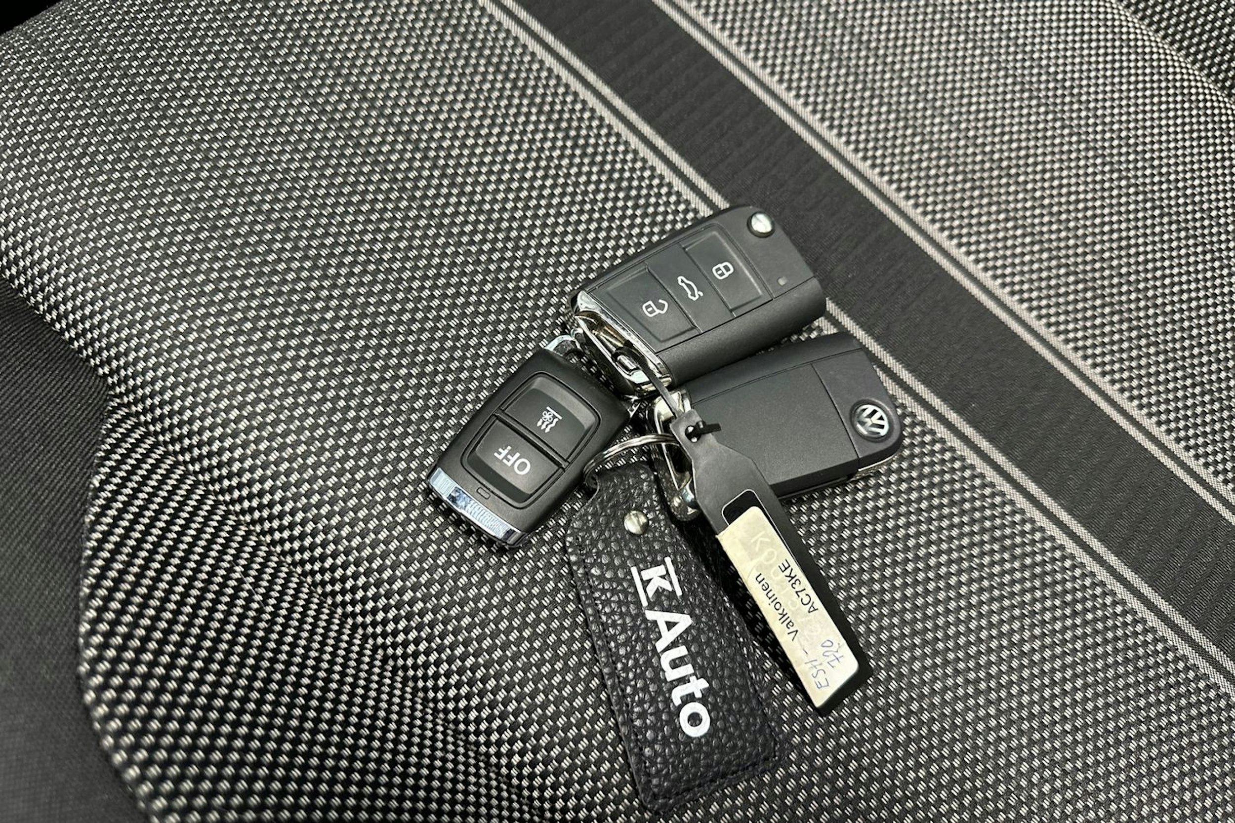 valkoinen Volkswagen T-Roc Cabriolet 2020 kuva 24.