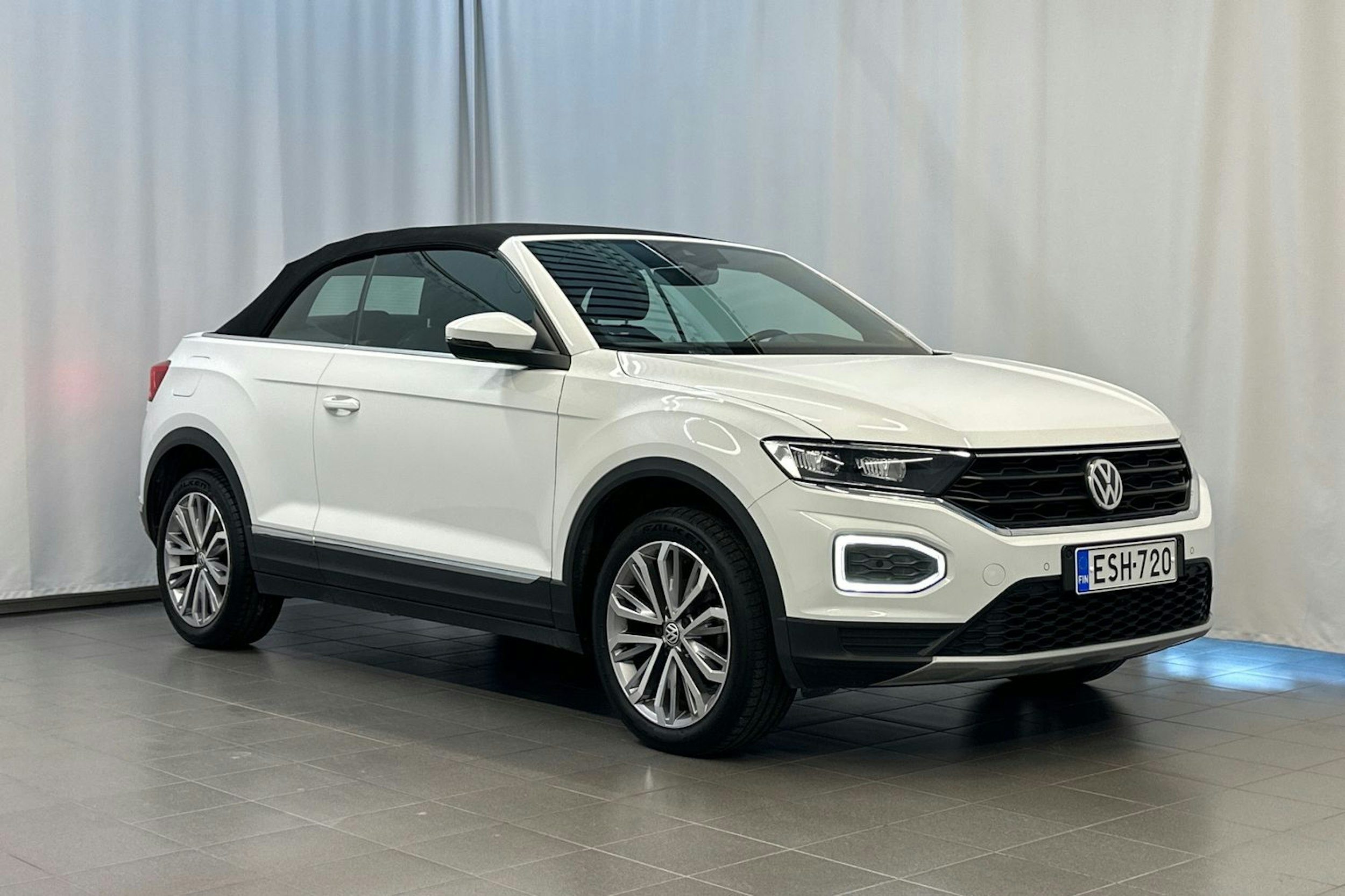 valkoinen Volkswagen T-Roc Cabriolet 2020 kuva 26.