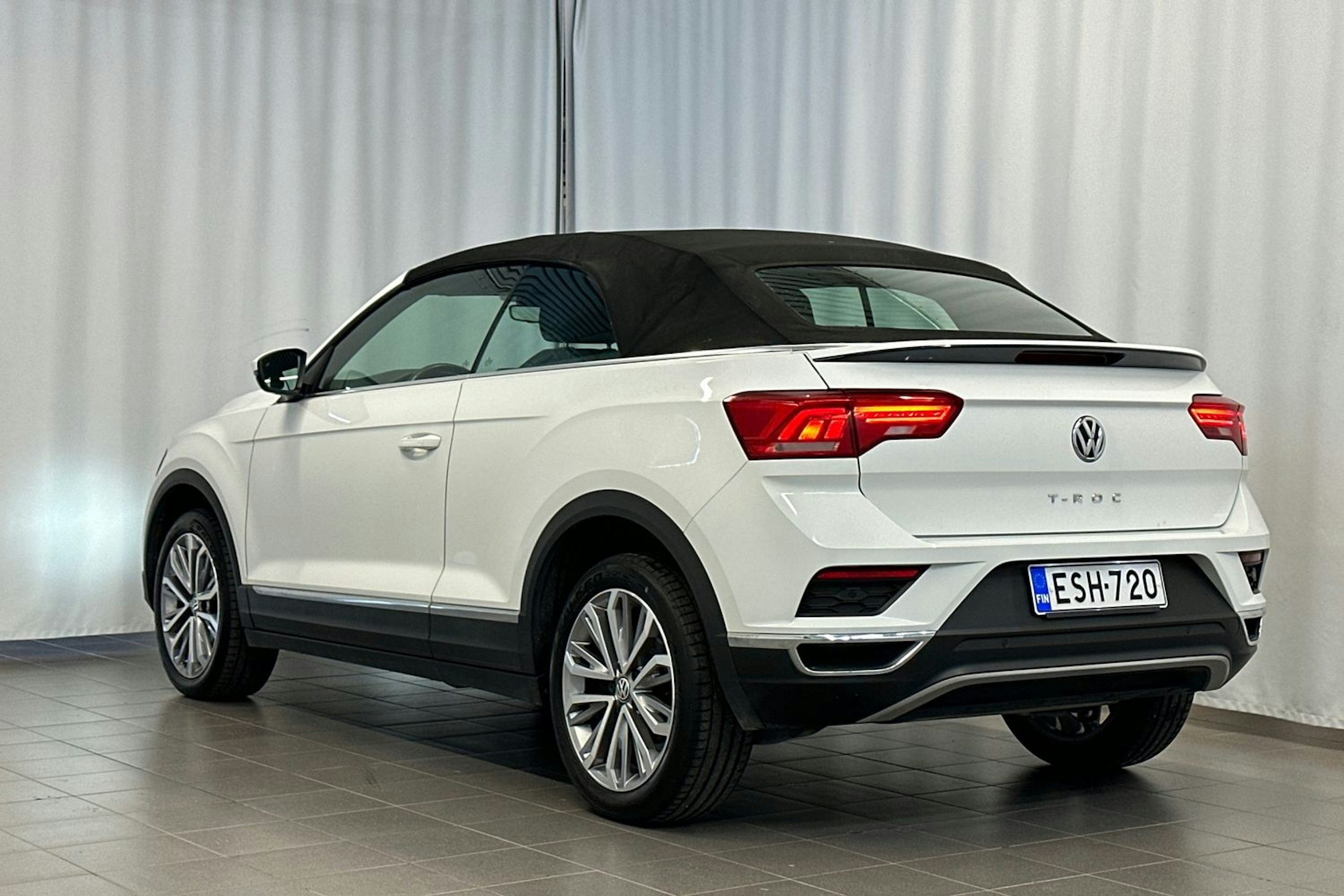 valkoinen Volkswagen T-Roc Cabriolet 2020 kuva 27.