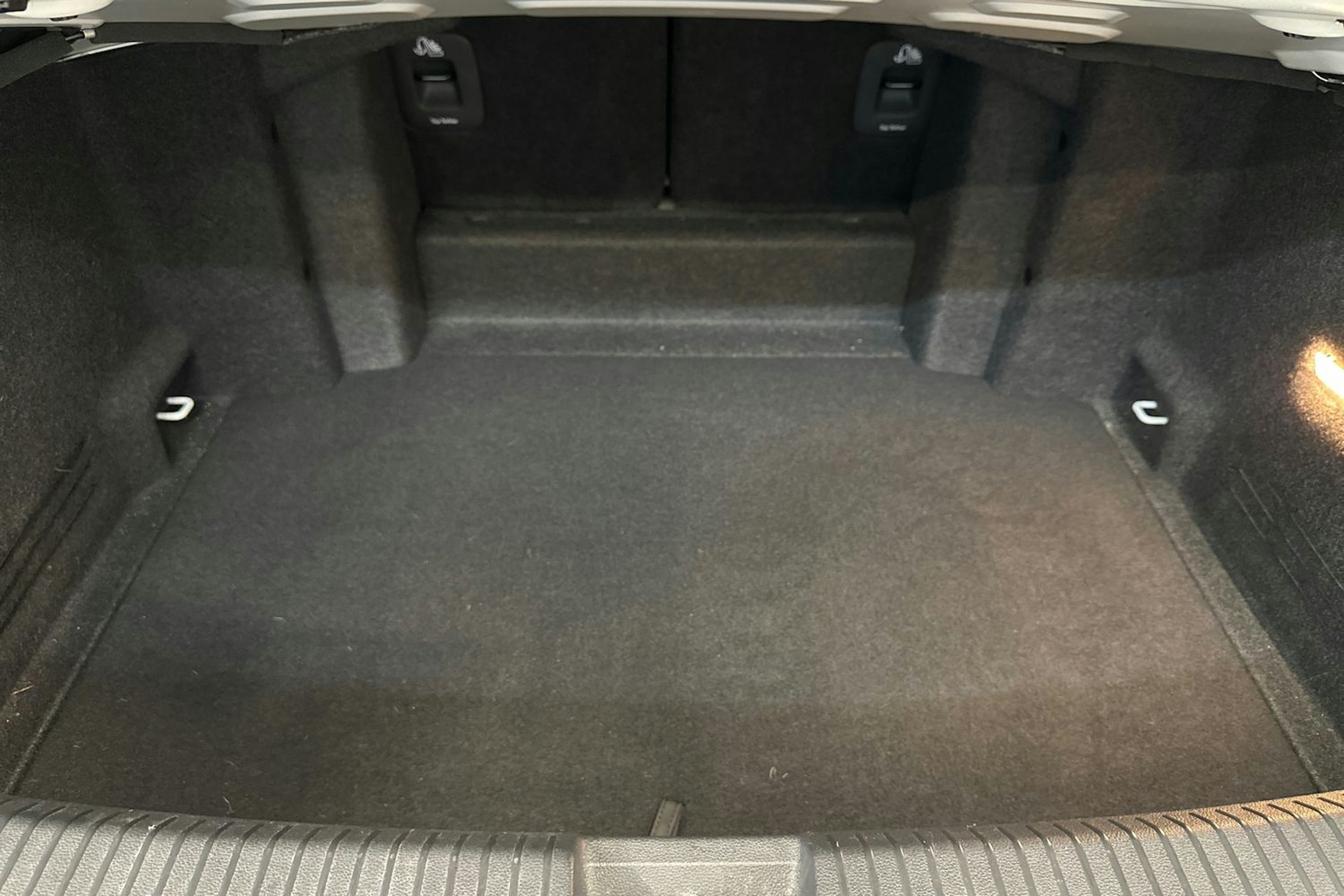 valkoinen Volkswagen T-Roc Cabriolet 2020 kuva 28.