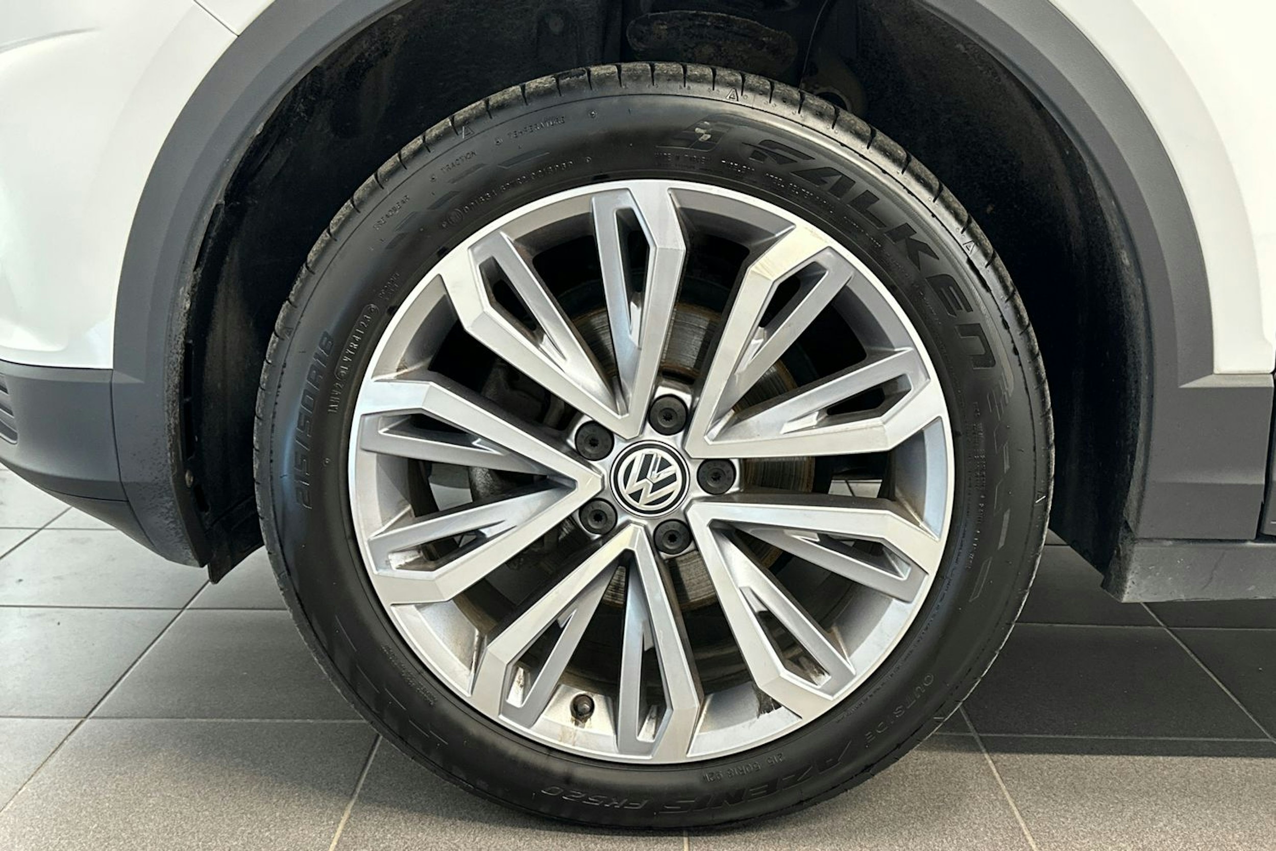 valkoinen Volkswagen T-Roc Cabriolet 2020 kuva 29.