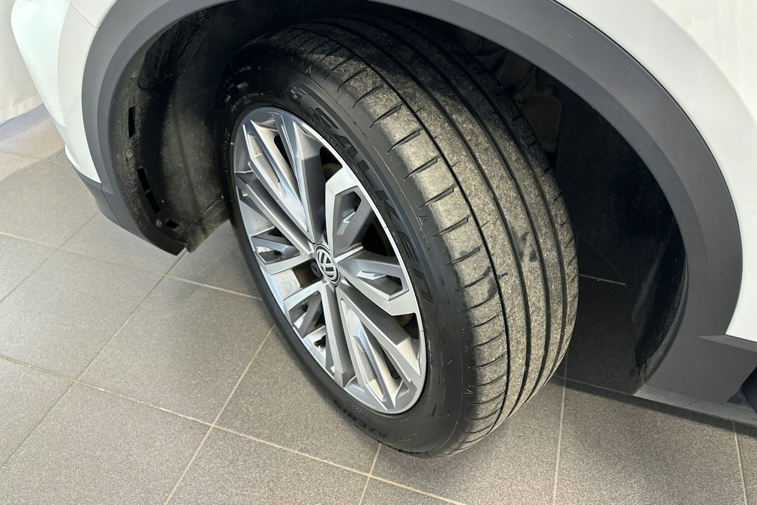 valkoinen Volkswagen T-Roc Cabriolet 2020 kuva 30.